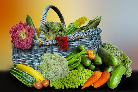 Alimentació equilibrada, saludable i sostenible per a la gent gran